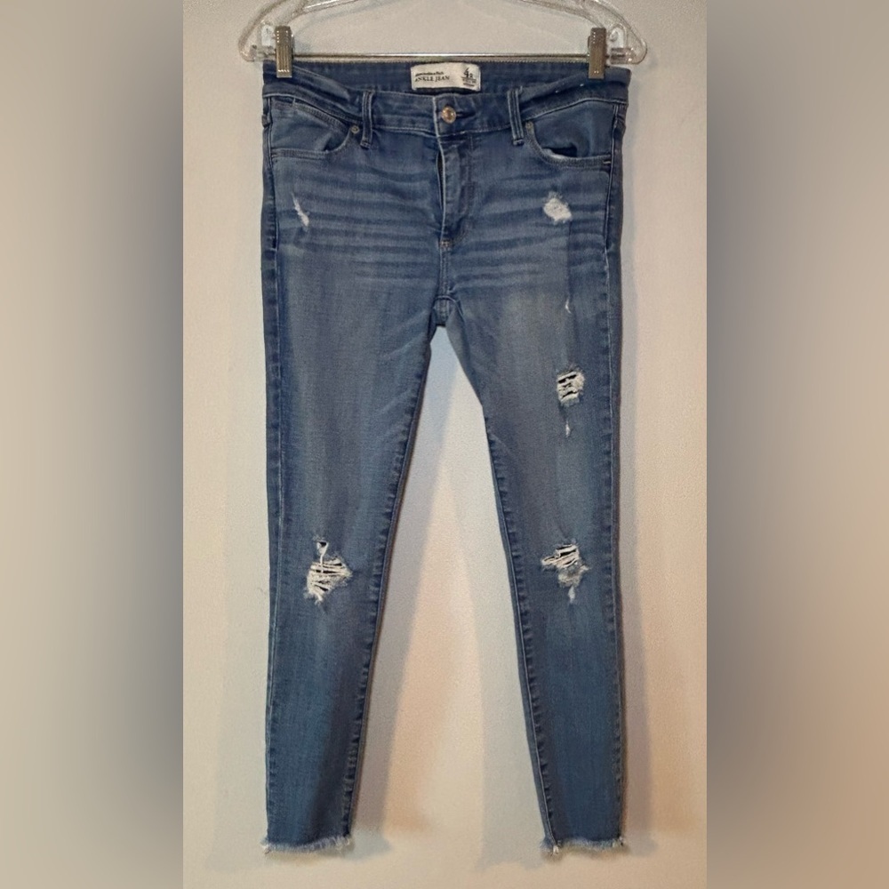 Abercrombie & Fitch Ankle Jean Women’s Size 4R Distressed Skinny MidRise Raw Hem